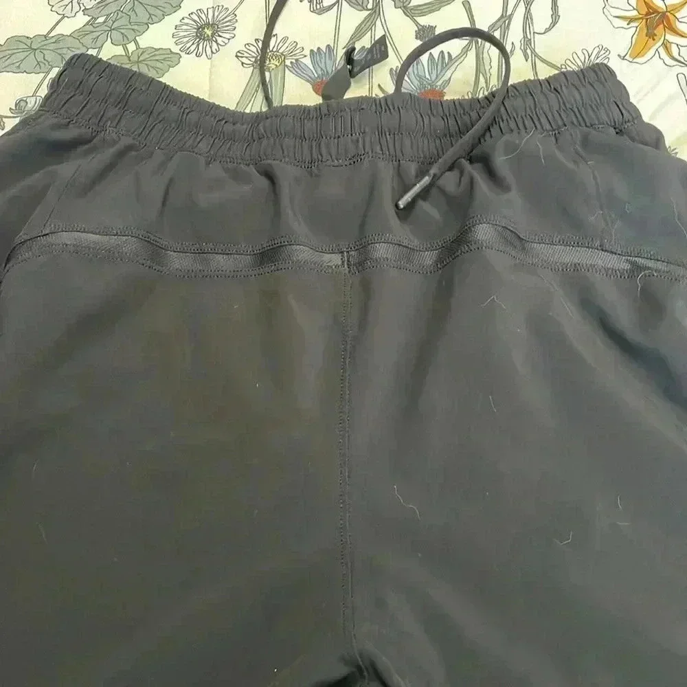Lululemon pace breaker aloha shorts 9”